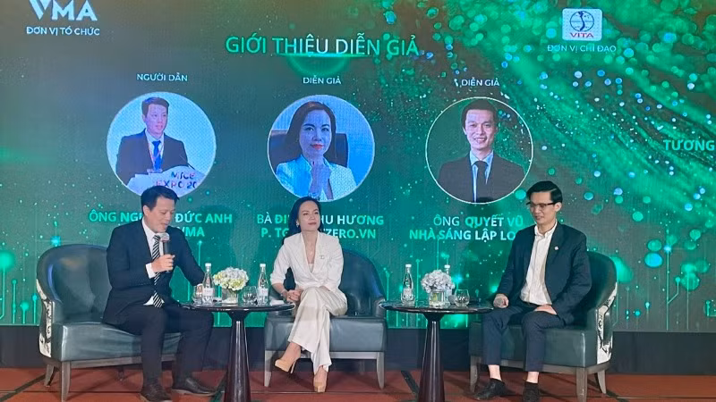 Các diễn giả trao đổi về chủ đề "Tương lai du lịch MICE với AI". Các diễn giả trao đổi về chủ đề "Tương lai du lịch MICE với AI".