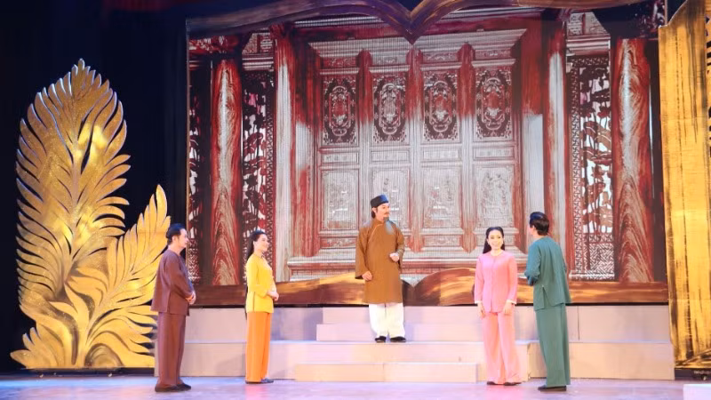 Vở cải lương “Chất ngọc Cầm Thi Giang” biểu diễn mở màn Liên hoan. (Ảnh: Cục Nghệ thuật biểu diễn)