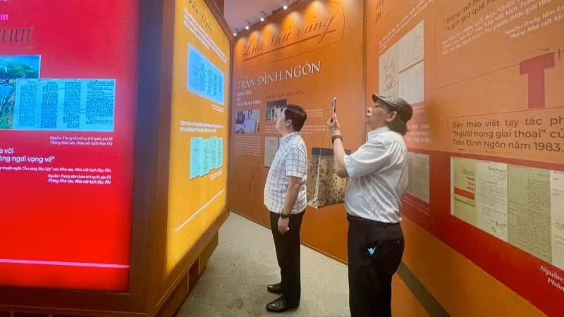 Một góc không gian trưng bày của triển lãm.
