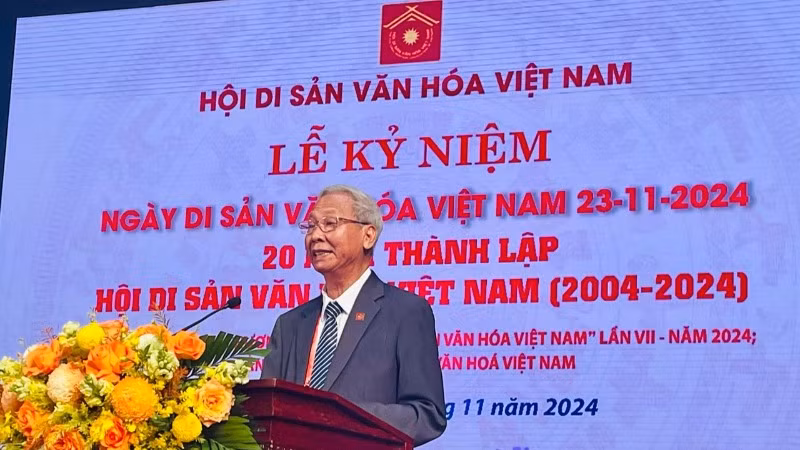Phó Giáo sư, Tiến sĩ Đỗ Văn Trụ, Chủ tịch Hội Di sản Văn hoá Việt Nam phát biểu. Phó Giáo sư, Tiến sĩ Đỗ Văn Trụ, Chủ tịch Hội Di sản Văn hoá Việt Nam phát biểu.