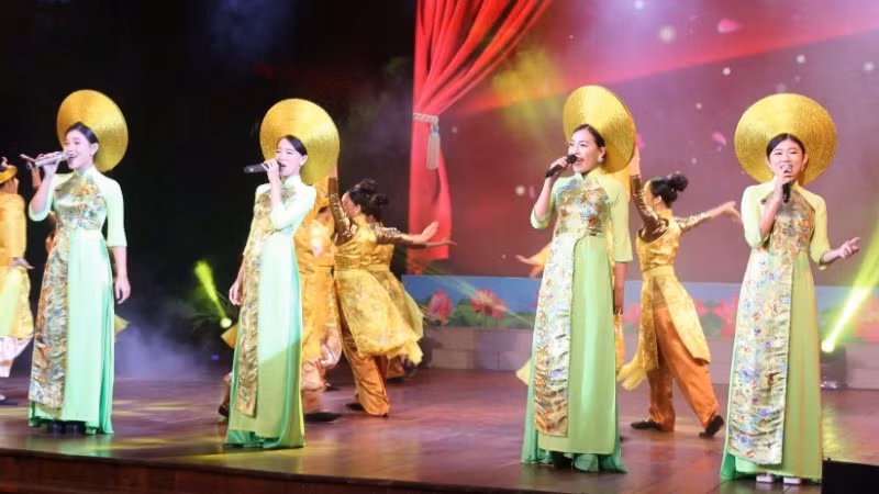 Một tiết mục nghệ thuật biểu diễn tại Lễ bế mạc Liên hoan. (Ảnh: Cục Nghệ thuật biểu diễn)