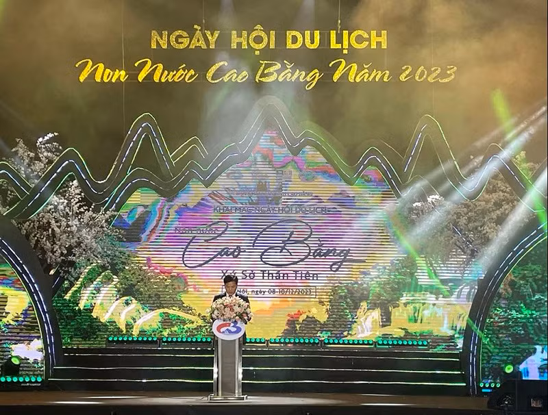Phó Chủ tịch UBND tỉnh Cao Bằng Trịnh Trường Huy phát biểu khai mạc.