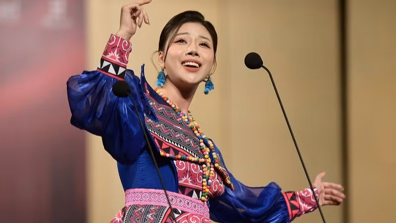 Nữ ca sĩ Nguyễn Bảo Yến thăng hoa cùng ca khúc "Bài ca trên núi". Nữ ca sĩ Nguyễn Bảo Yến thăng hoa cùng ca khúc "Bài ca trên núi".