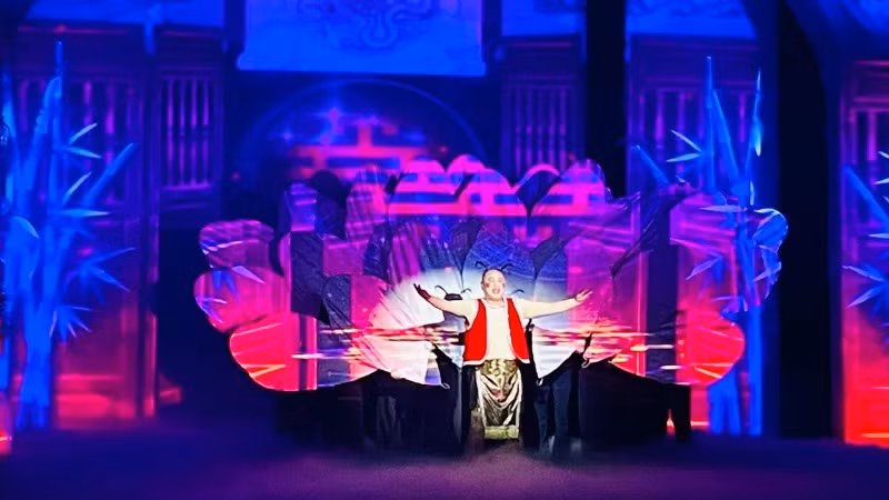 Một tiết mục nghệ thuật được biểu diễn tại Lễ kỷ niệm. Một tiết mục nghệ thuật được biểu diễn tại Lễ kỷ niệm.