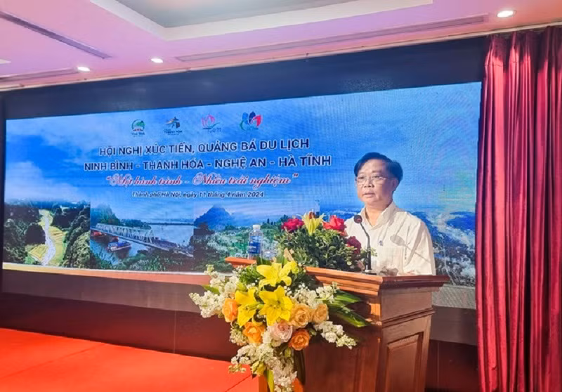 Phó Cục trưởng Cục Du lịch quốc gia Việt Nam Phạm Văn Thủy chia sẻ tại hội nghị. Phó Cục trưởng Cục Du lịch quốc gia Việt Nam Phạm Văn Thủy chia sẻ tại hội nghị.