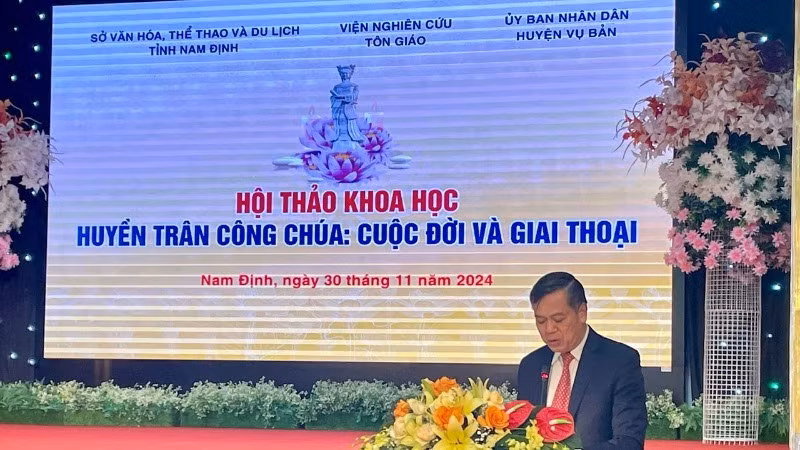 Phó Chủ tịch UBND tỉnh Nam Định Trần Lê Đoài phát biểu chào mừng Hội thảo. Phó Chủ tịch UBND tỉnh Nam Định Trần Lê Đoài phát biểu chào mừng Hội thảo.
