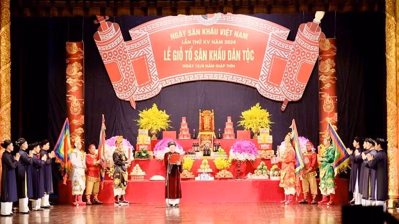 Tổ chức kỷ niệm Ngày Sân khấu Việt Nam và Lễ giỗ Tổ sân khấu dân tộc. Ảnh: Quang Tấn.