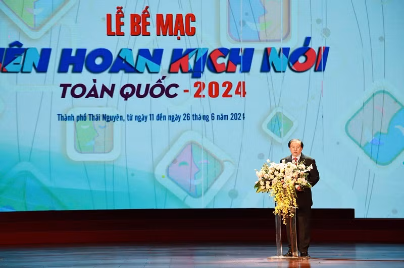 Thứ trưởng Văn hóa, Thể thao và Du lịch Tạ Quang Đông phát biểu bế mạc Liên hoan. (Ảnh: Ban Tổ chức)
