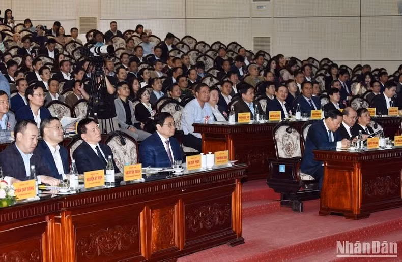 Thủ tướng Phạm Minh Chính và các đại biểu tham dự hội nghị. (Ảnh: TRẦN HẢI) Thủ tướng Phạm Minh Chính và các đại biểu tham dự hội nghị. (Ảnh: TRẦN HẢI)