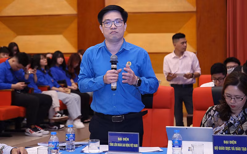 Các đại biểu tham luận trong khuôn khổ Diễn đàn.