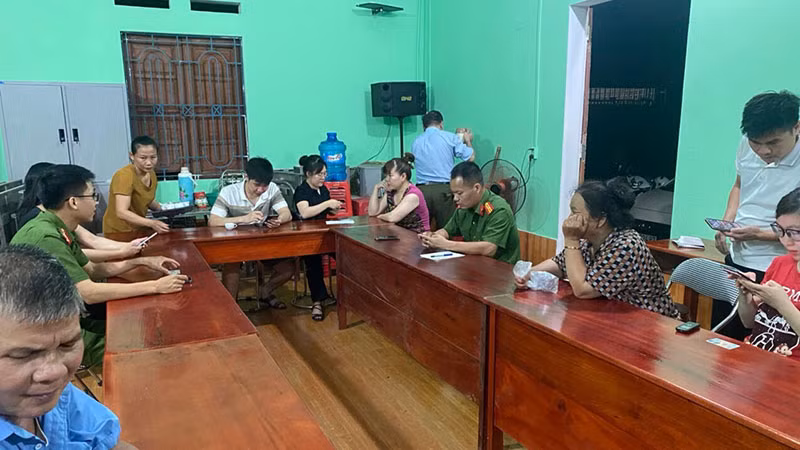 Hướng dẫn, hỗ trợ người dân kích hoạt tài khoản định danh điện tử (Đề án 06/CP). Hướng dẫn, hỗ trợ người dân kích hoạt tài khoản định danh điện tử (Đề án 06/CP).