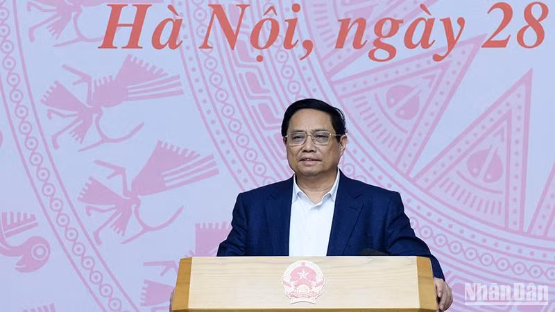 Thủ tướng Phạm Minh Chính phát biểu ý kiến kết luận phiên họp. Thủ tướng Phạm Minh Chính phát biểu ý kiến kết luận phiên họp.