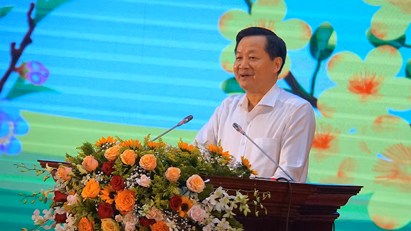 Phó Thủ tướng Lê Minh Khái phát biểu tại buổi họp mặt, chúc Tết tại Cà Mau.