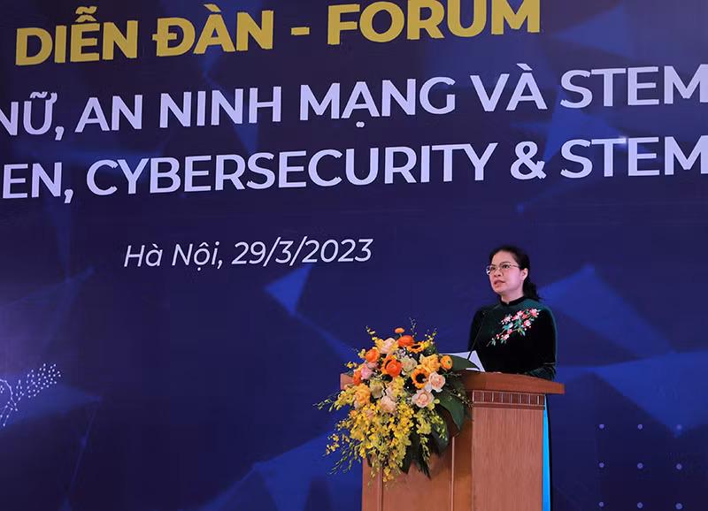 Chủ tịch Hội Liên hiệp Phụ nữ Việt Nam Hà Thị Nga phát biểu tại diễn đàn. Chủ tịch Hội Liên hiệp Phụ nữ Việt Nam Hà Thị Nga phát biểu tại diễn đàn.