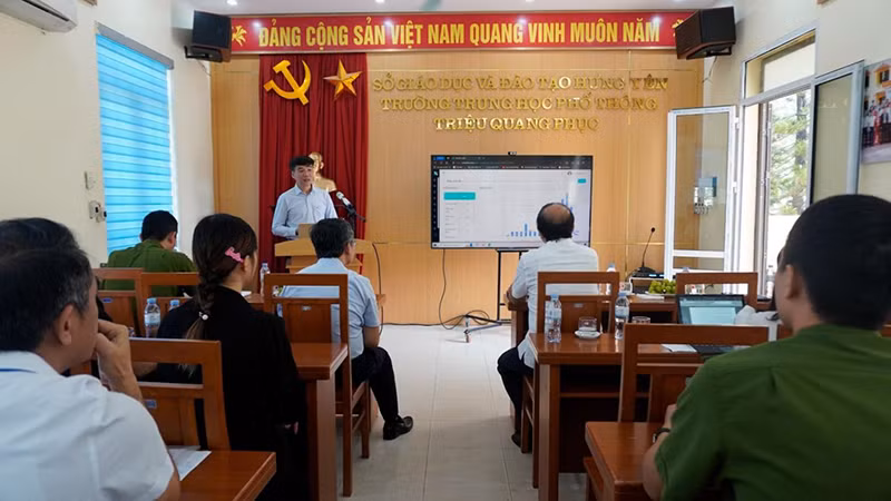 Hệ thống có thể tự động trích xuất báo cáo theo thời gian thực.