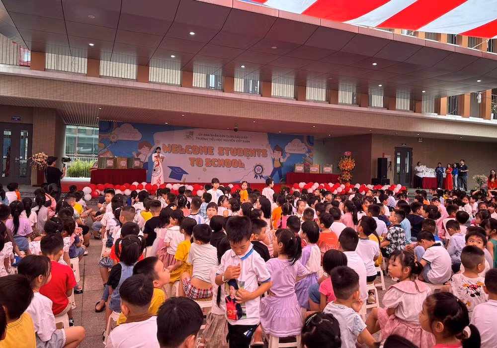 Năm học 2024 - 2025, trường Tiểu học Nguyễn Viết Xuân bắt đầu tuyển sinh lứa học sinh đầu tiên
