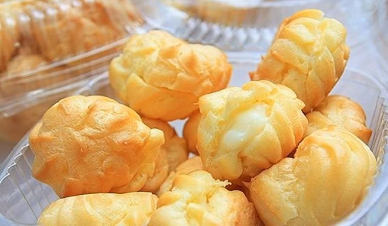 Các chuyên gia cho rằng, khả năng cao là bánh su kem đã bị nhiễm khuẩn. (Ảnh minh họa)