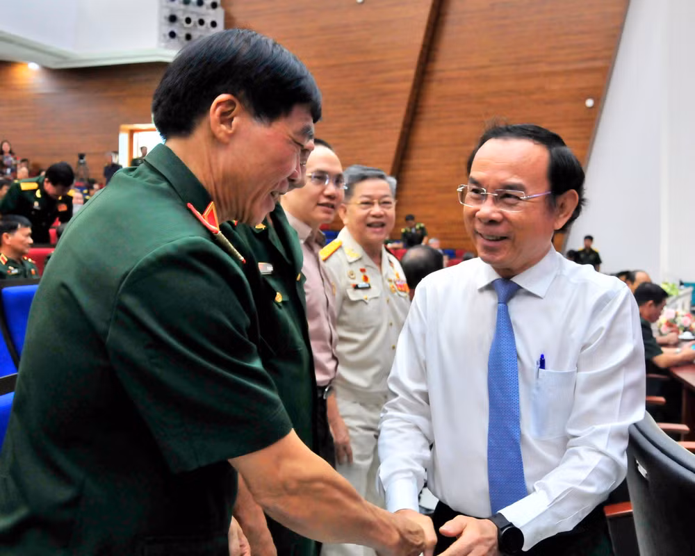 Đồng chí Nguyễn Văn Nên, Ủy viên Bộ Chính trị, Bí thư Thành ủy thành phố Hồ Chí Minh bày tỏ lòng biết ơn đối với sự cống hiến của các các cựu chiến binh nói chung và các tướng lĩnh quân đội nói riêng cho sự phát triển của Thành phố Hồ Chí Minh