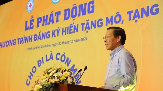 Phan Văn Mãi, Chủ tịch Ủy ban nhân dân Thành phố Hồ Chí Minh phát biểu tại Lễ phát động. Phan Văn Mãi, Chủ tịch Ủy ban nhân dân Thành phố Hồ Chí Minh phát biểu tại Lễ phát động.