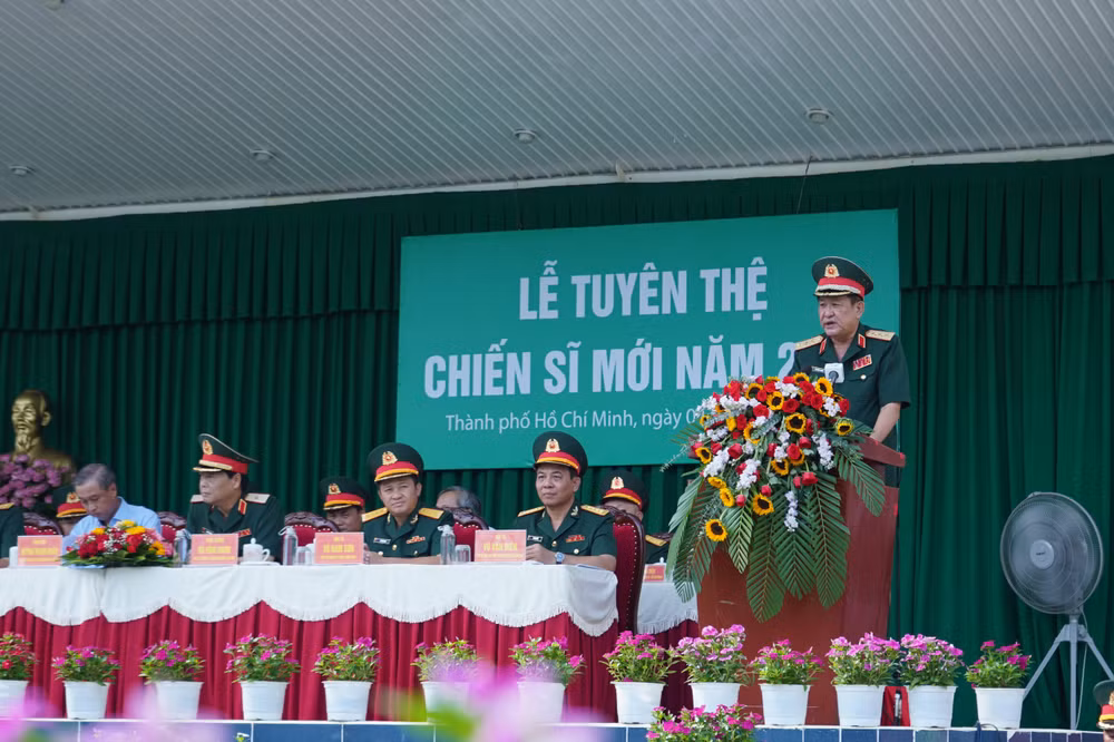 Thay mặt Quân ủy Trung ương, Bộ Quốc phòng,Thượng tướng Võ Minh Lương, Ủy viên Trung ương Đảng, Ủy viên Thường vụ Quân ủy Trung ương, Thứ trưởng Quốc phòng phát biểu tại buổi lễ. Thay mặt Quân ủy Trung ương, Bộ Quốc phòng,Thượng tướng Võ Minh Lương, Ủy viên Trung ương Đảng, Ủy viên Thường vụ Quân ủy Trung ương, Thứ trưởng Quốc phòng phát biểu tại buổi lễ.
