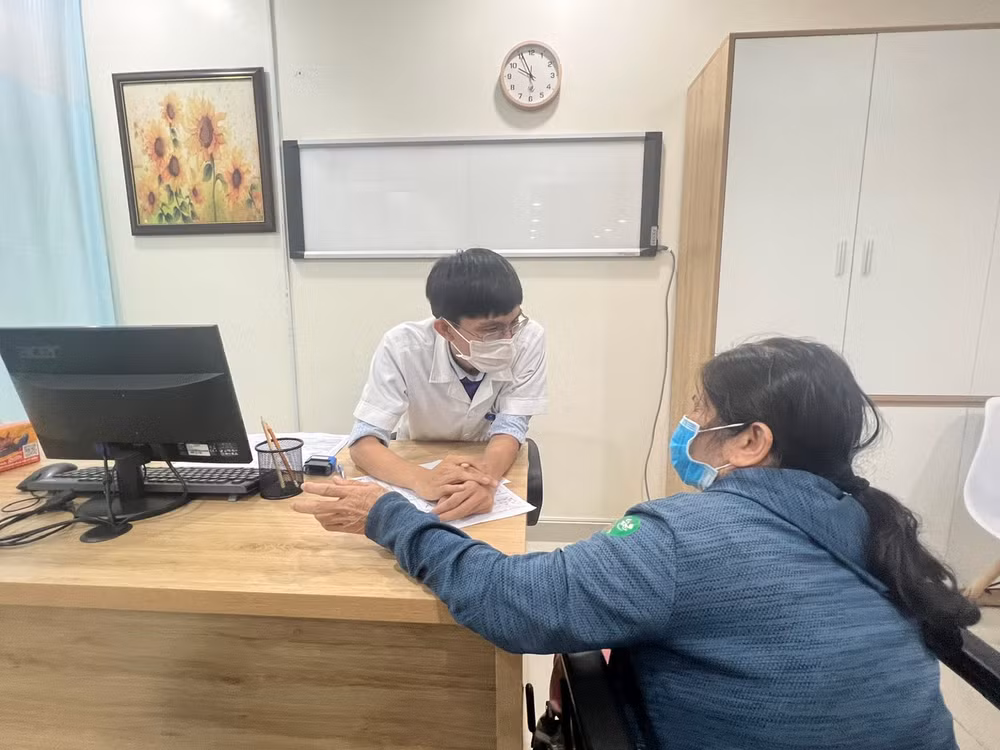 Thành phố đưa ra chỉ tiêu 100% bệnh viện đa khoa thành phố, đa khoa khu vực quận, huyện, trung tâm y tế tổ chức thực hiện khám sức khỏe, tư vấn sức khỏe miễn phí cho người cao tuổi tại địa phương.