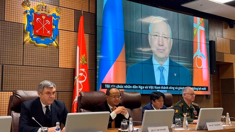 Thống đốc Saint Petersburg Alexander Beglov chúc nhân dân Nga và Việt Nam thành công và giành nhiều thắng lợi mới.