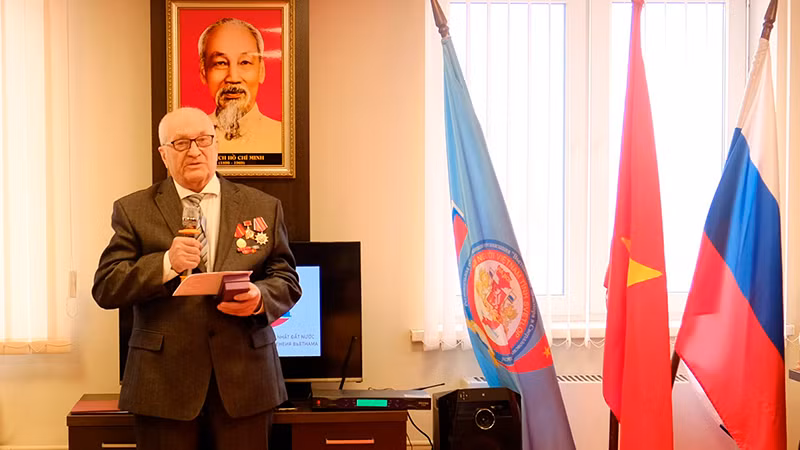 Ông Skoryak Valery.