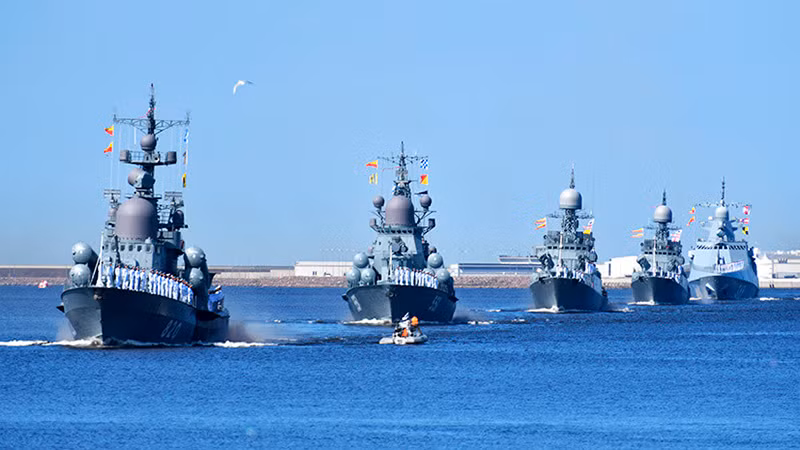 Các chiến hạm của Hải quân Nga biểu dương sức mạnh ở Kronstadt. (Ảnh: RIA Novosti)