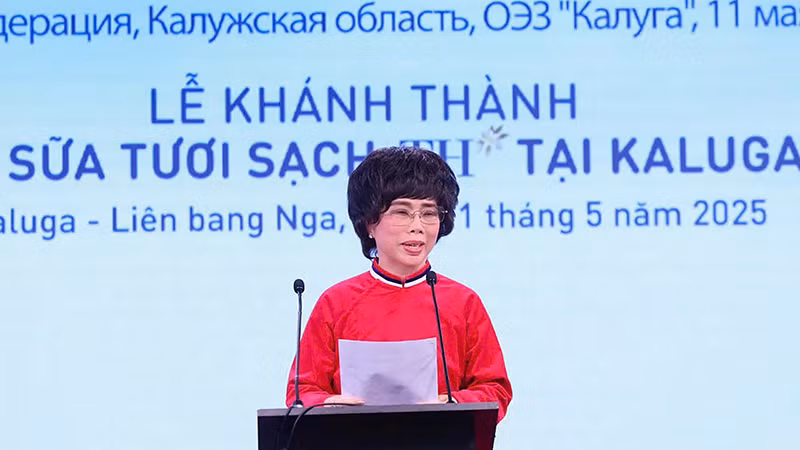 Anh hùng Lao động Thái Hương phát biểu tại sự kiện ở Moskva.