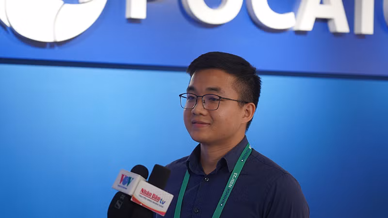 Nghiên cứu sinh Tạ Văn Thưởng chia sẻ cảm nhận tham gia Diễn đàn. (Ảnh: XUÂN HƯNG) Nghiên cứu sinh Tạ Văn Thưởng chia sẻ cảm nhận tham gia Diễn đàn. (Ảnh: XUÂN HƯNG)