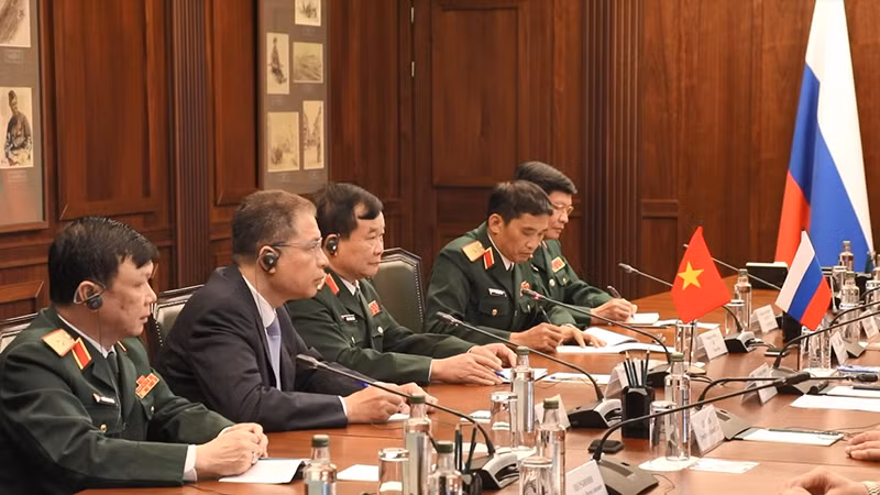 Đoàn đại biểu Bộ Quốc phòng Việt Nam.