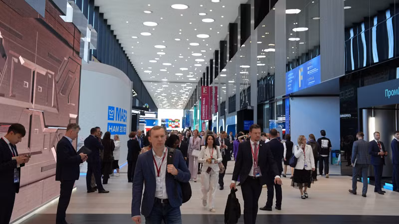 Diễn đàn Kinh tế Quốc tế Saint Petersburg lần thứ 27 có chủ đề “Cơ sở của thế giới đa cực - sự hình thành các điểm tăng trưởng mới” ảnh 1