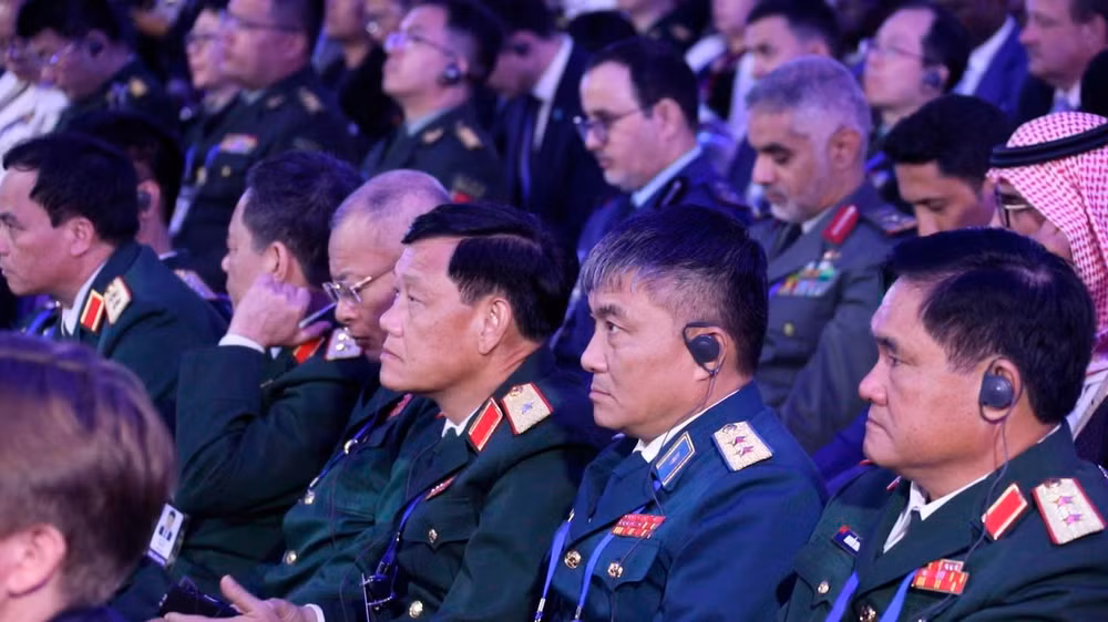 Đoàn đại biểu cấp cao Bộ Quốc phòng Việt Nam dự MCIS-11. Đoàn đại biểu cấp cao Bộ Quốc phòng Việt Nam dự MCIS-11.