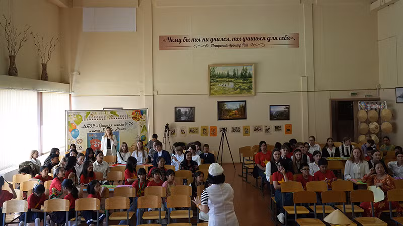 Các em nhỏ Việt-Nga tham gia trò chơi ngôn ngữ tại Lễ hội. (Ảnh: XUÂN HƯNG) Các em nhỏ Việt-Nga tham gia trò chơi ngôn ngữ tại Lễ hội. (Ảnh: XUÂN HƯNG)