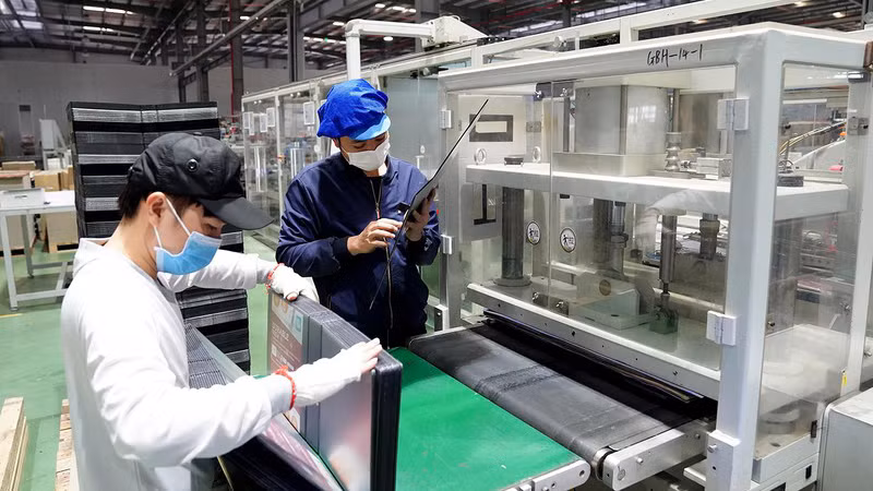 Lao động tại Công ty TNHH Deli Việt Nam, khu công nghiệp Yên Phong, tỉnh Bắc Ninh. (Ảnh: Duy Linh) Lao động tại Công ty TNHH Deli Việt Nam, khu công nghiệp Yên Phong, tỉnh Bắc Ninh. (Ảnh: Duy Linh)