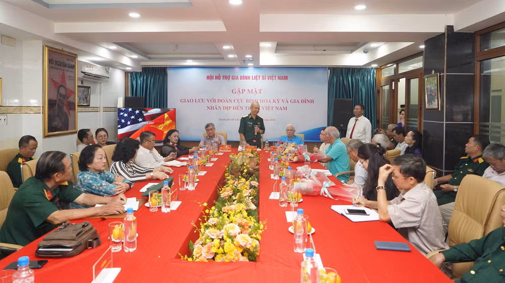 Quang cảnh buổi làm việc Hội hỗ trợ gia đình liệt sĩ Việt Nam và các cựu binh Hoa Kỳ