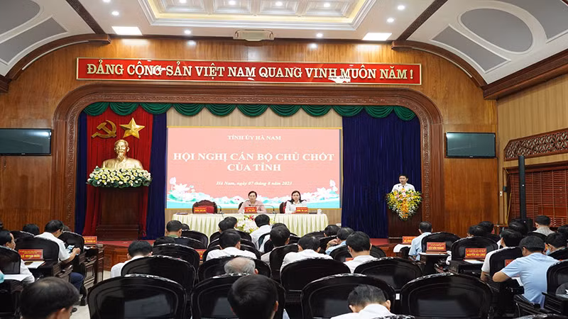 Các đại biểu dự hội nghị.