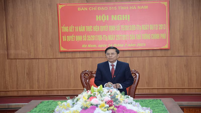 Đồng chí Trần Xuân Dưỡng, Phó Chủ tịch UBND tỉnh, Trưởng Ban Chỉ đạo 515 tỉnh phát biểu tại hội nghị. Đồng chí Trần Xuân Dưỡng, Phó Chủ tịch UBND tỉnh, Trưởng Ban Chỉ đạo 515 tỉnh phát biểu tại hội nghị.