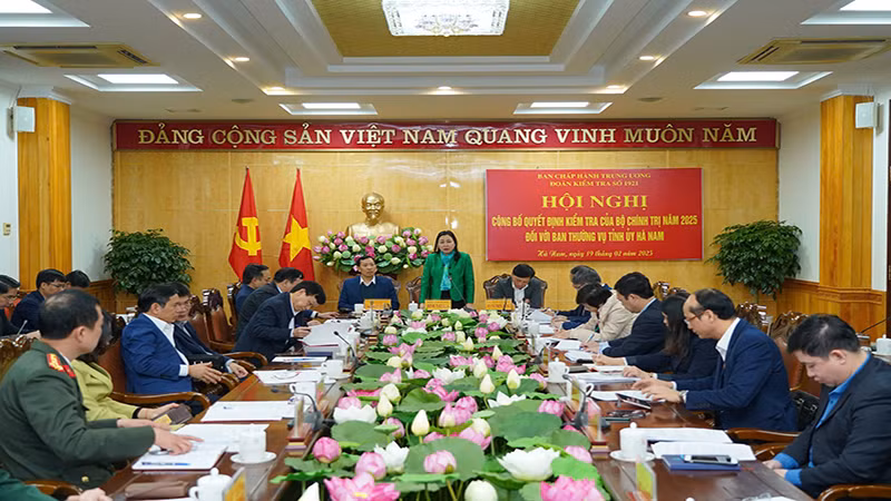Các đại biểu dự hội nghị.