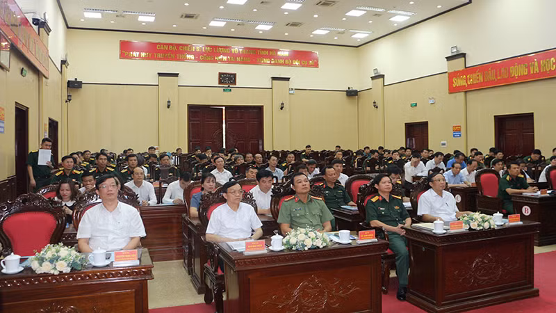 Các đại biểu dự hội nghị. Các đại biểu dự hội nghị.