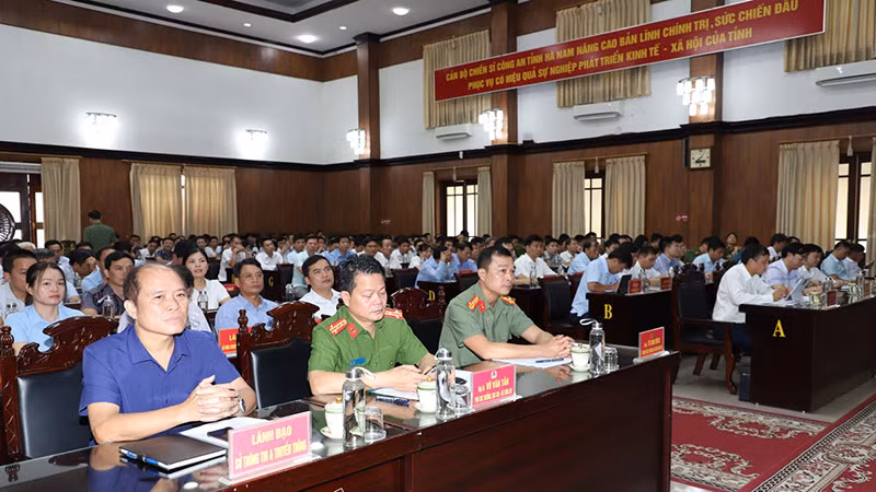Các đại biểu dự Hội nghị.
