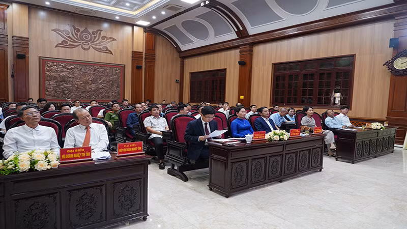 Các đại biểu dự hội nghị.