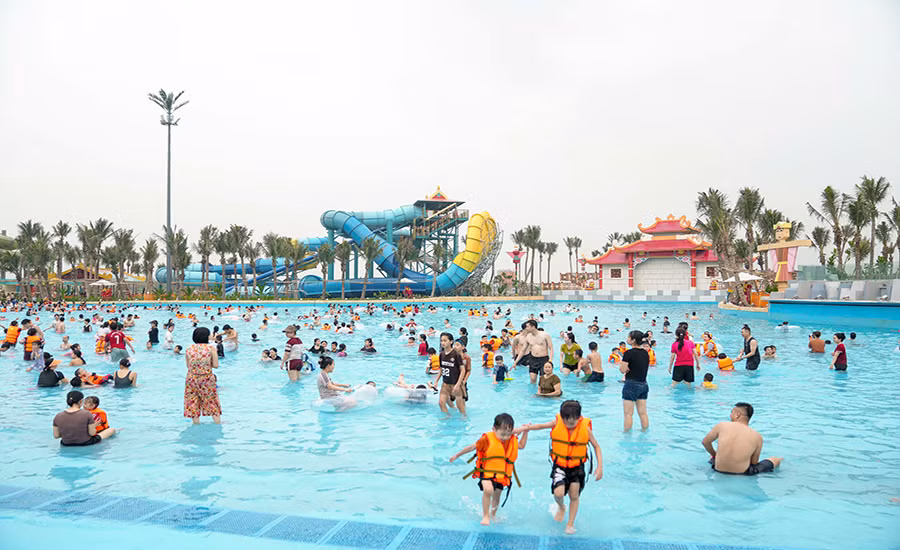 Rất đông nhân dân, du khách đã tham gia các trò chơi hấp dẫn tại Sun World Hà Nam. Rất đông nhân dân, du khách đã tham gia các trò chơi hấp dẫn tại Sun World Hà Nam.