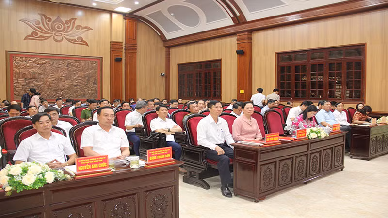 Các đại biểu dự hội nghị.