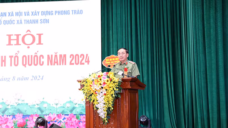 Thứ trưởng Bộ Công an Trần Quốc Tỏ phát biểu tại hội nghị. Thứ trưởng Bộ Công an Trần Quốc Tỏ phát biểu tại hội nghị.