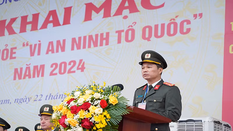 Đại tá Tô Anh Dũng, Giám đốc Công an tỉnh phát biểu khai mạc Đại hội. Đại tá Tô Anh Dũng, Giám đốc Công an tỉnh phát biểu khai mạc Đại hội.