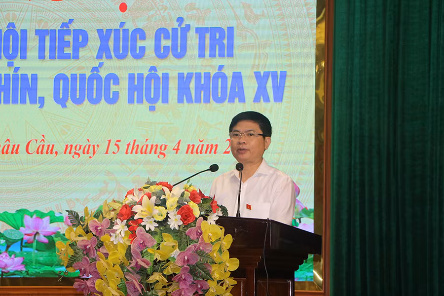 Đồng chí Trương Quốc Huy, Bí thư Tỉnh ủy, Chủ tịch Ủy ban nhân dân tỉnh, Trưởng Đoàn Đại biểu quốc hội tỉnh Hà Nam phát biểu tại hội nghị. Đồng chí Trương Quốc Huy, Bí thư Tỉnh ủy, Chủ tịch Ủy ban nhân dân tỉnh, Trưởng Đoàn Đại biểu quốc hội tỉnh Hà Nam phát biểu tại hội nghị.