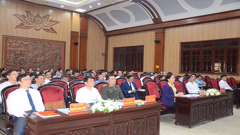 Các đại biểu dự hội nghị. Các đại biểu dự hội nghị.
