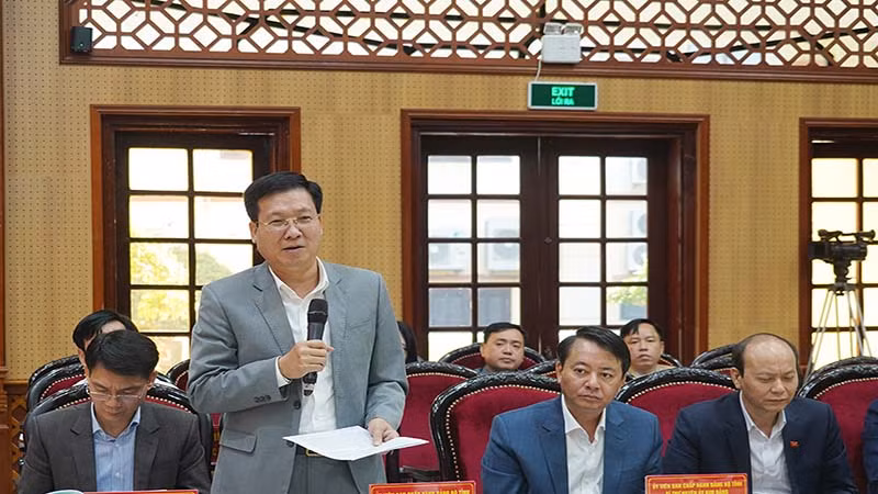 Đồng chí Lê Xuân Huy, Bí thư Huyện ủy Bình Lục chia sẻ về công tác phát triển đảng viên trong khu dân cư tại Đảng bộ huyện.