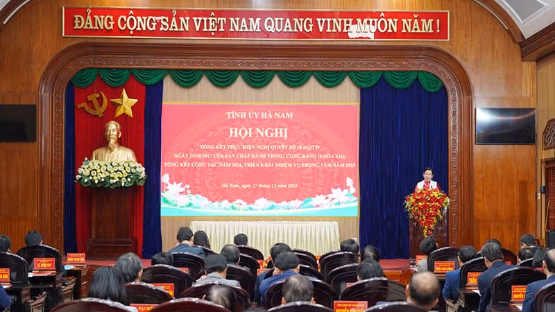 Toàn cảnh hội nghị.